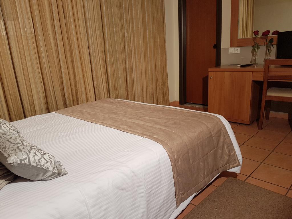 Otel Glaros Pire